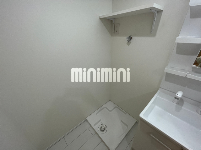 ����15