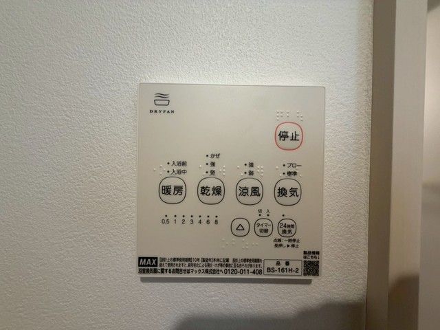 ����15