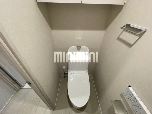 ����4