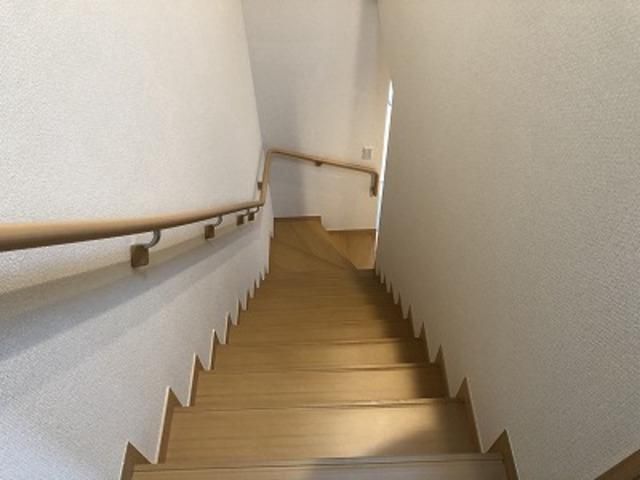 ����9