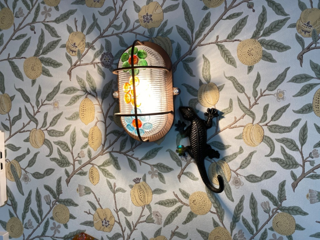 ����17