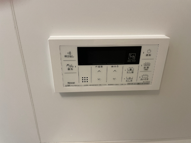 ����24