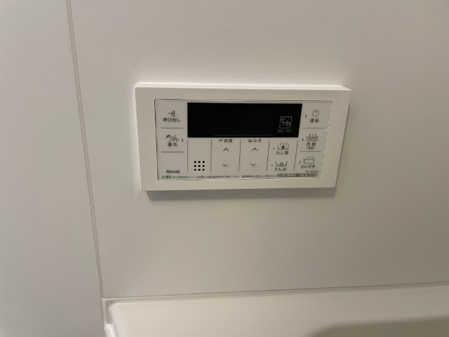 ����24