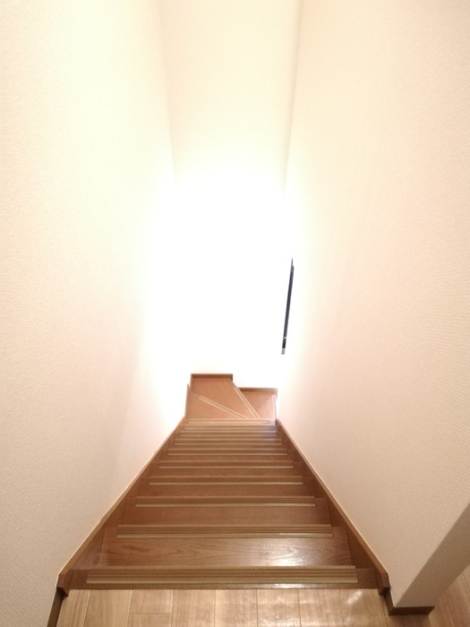����13