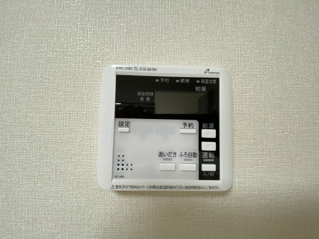 ����15