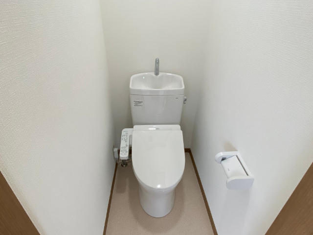 ����8