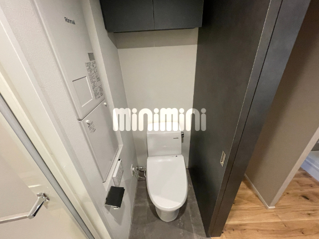 ����4