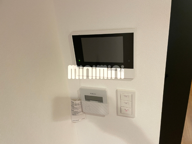 ����12