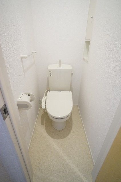 ����4