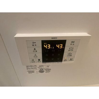 ����15