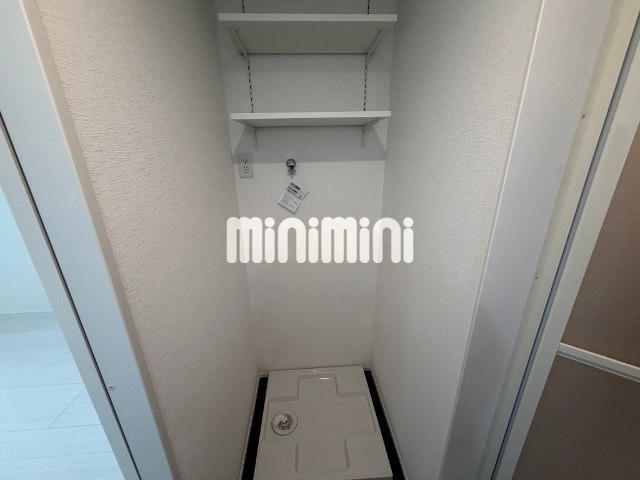 ����9