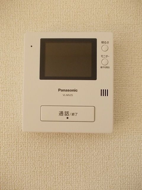����9