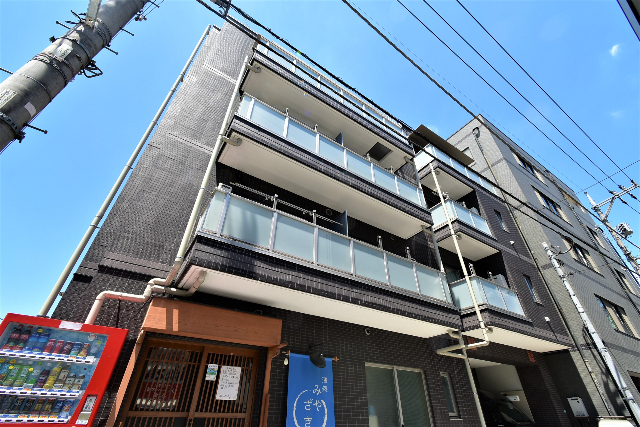 �����{���@����w�i�k��13���j�A�������m���[���@����k�w�i�k��12���j