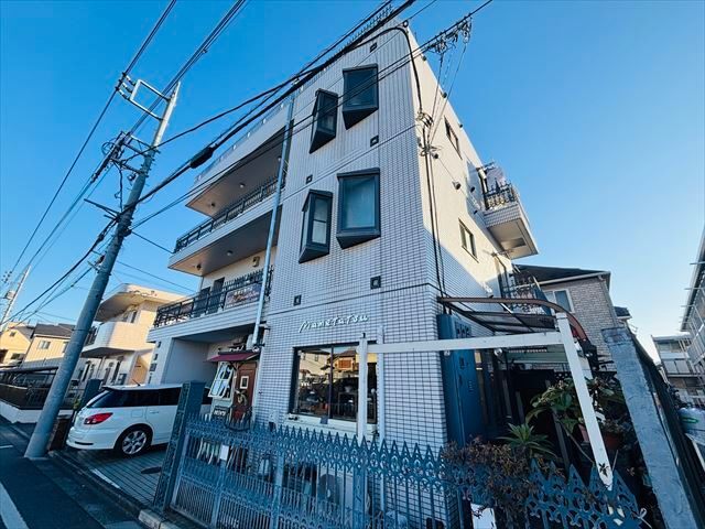 �~���@���_�w�i�k��4���j