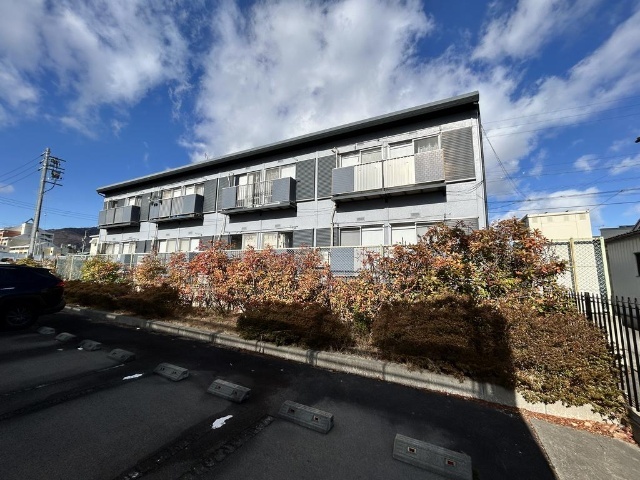 ����d�S������@�{���w�i�k��8���j