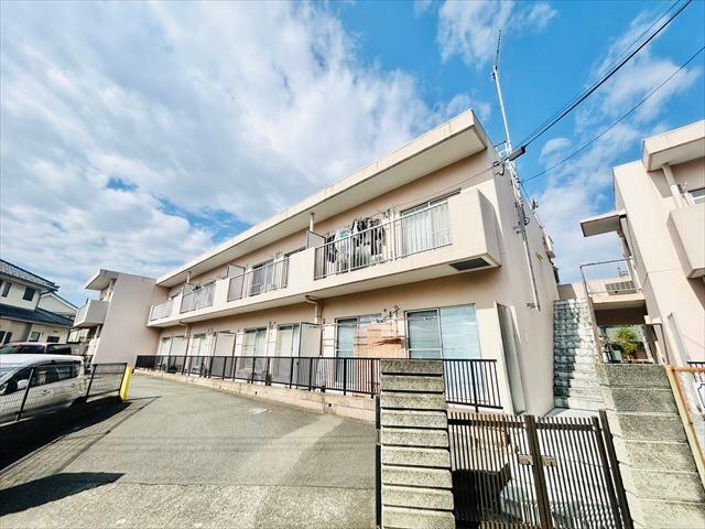 �~���@�q���w�i�k��5���j