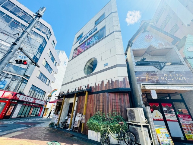 �~���@�����w�i�k��2���j