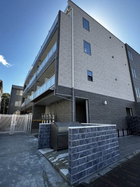 dS͌@Z^[wik15jAm[@Z^[wik18j