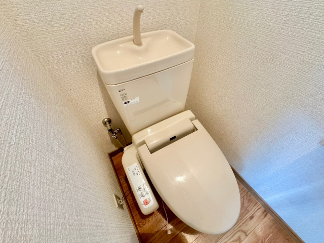 ����4