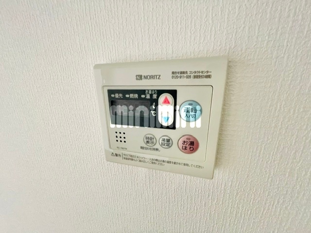 ����9