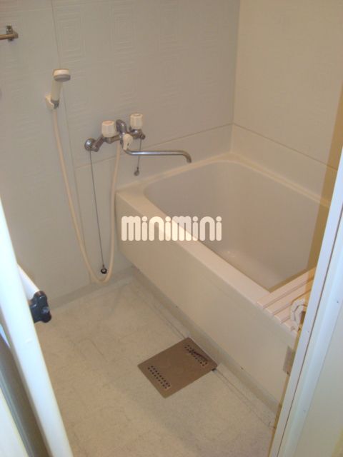 ����3