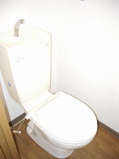 ����4