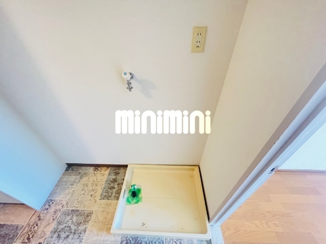 ����4