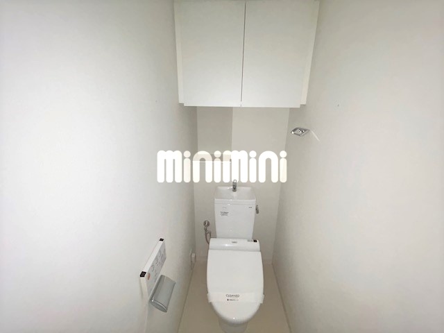 ����4