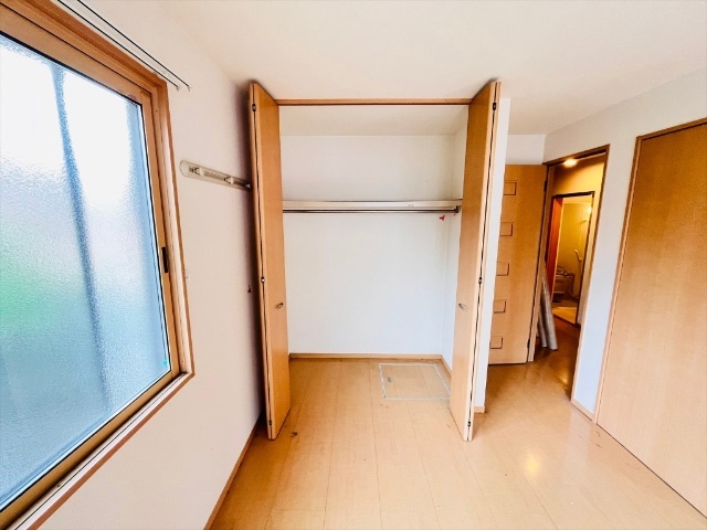 ����4