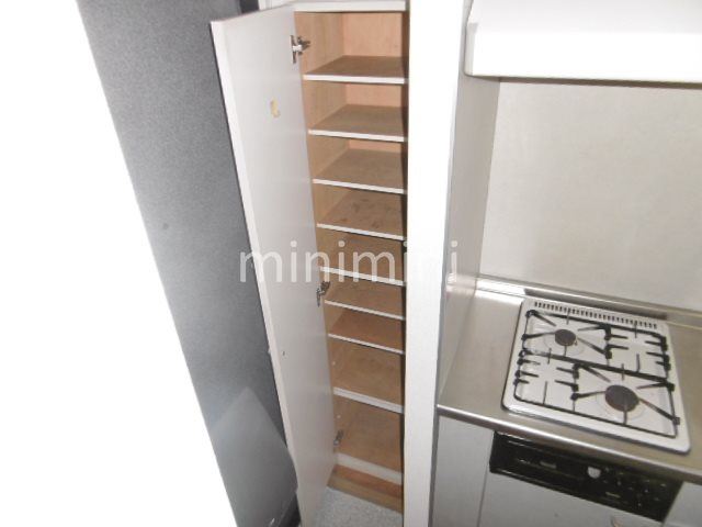 ����12