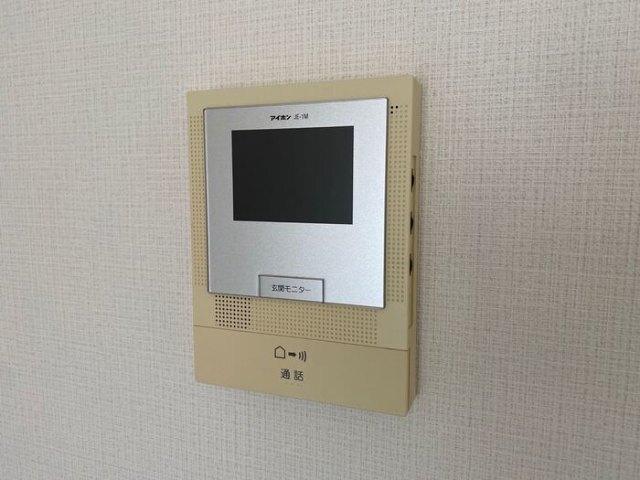����10