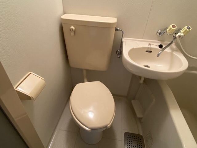 ����4