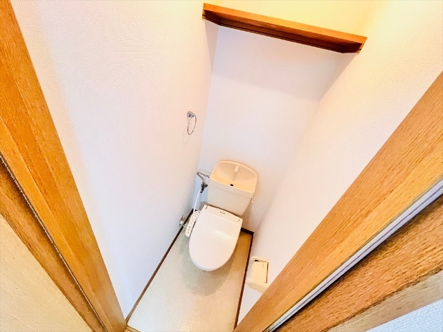 ����8