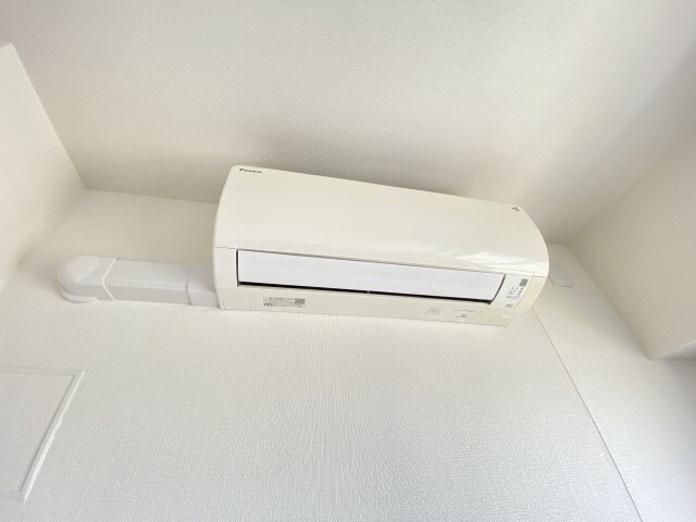����20