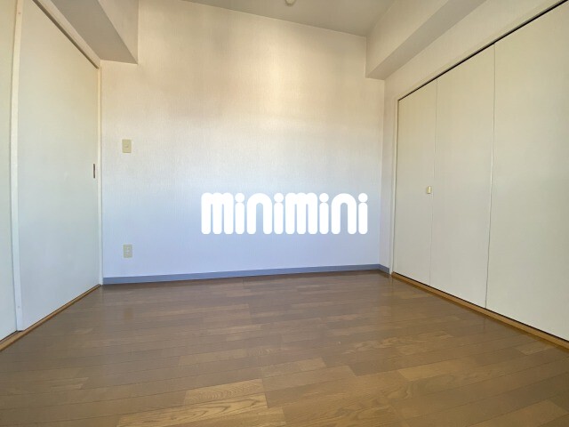 ����5