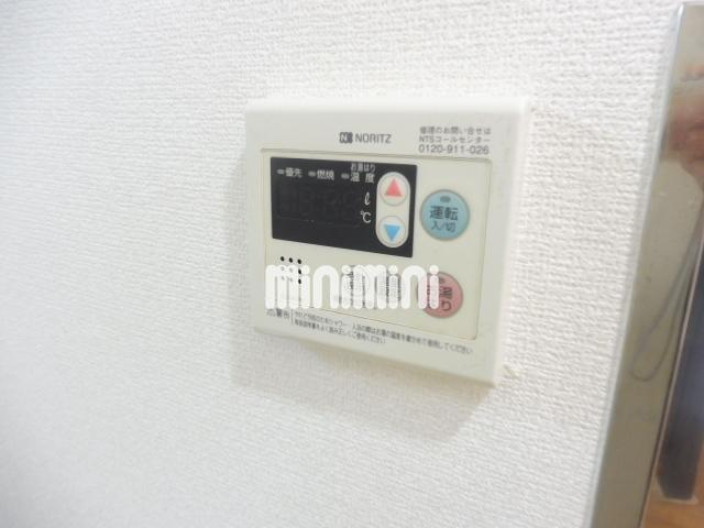 ����15