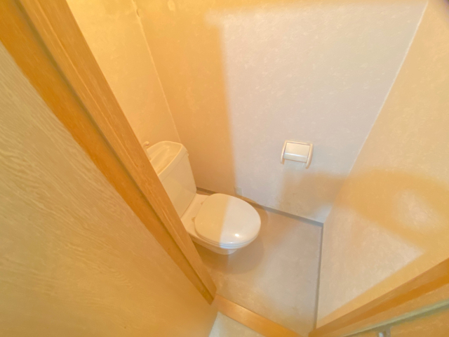 ����4