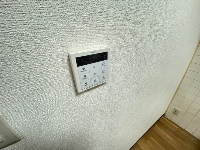 ����10