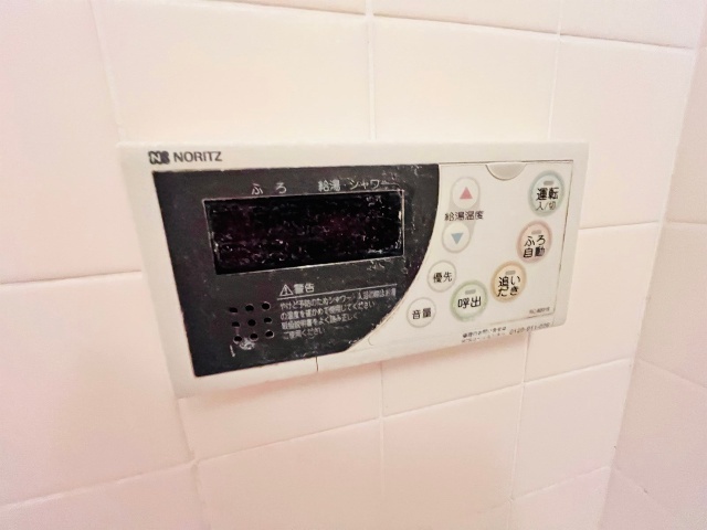 ����21