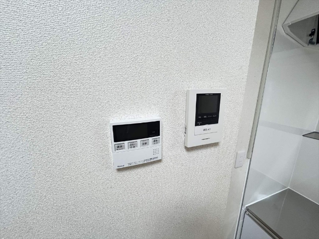 ����13
