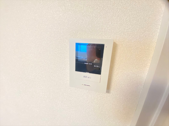 ����15