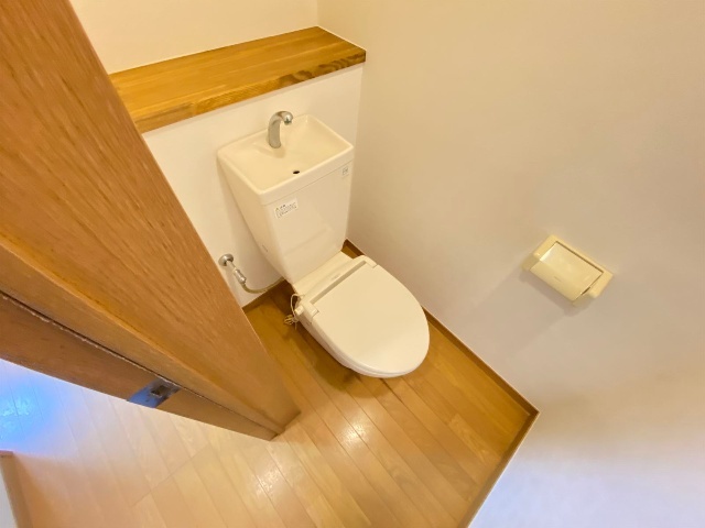 ����8