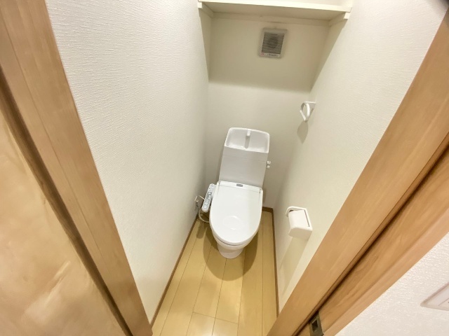 ����8