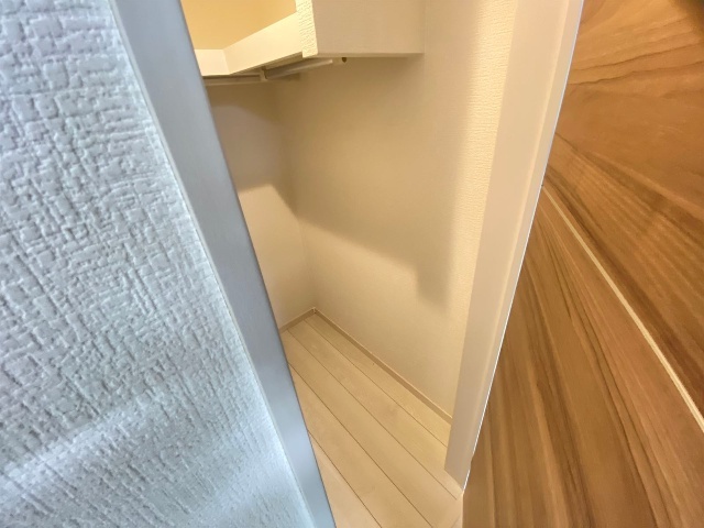 ����5