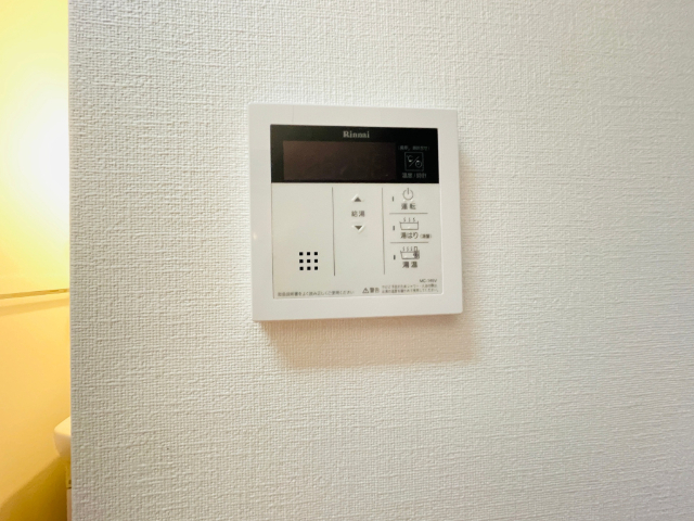 ����15