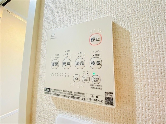 ����18