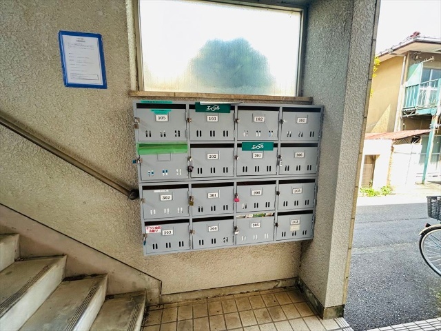����20