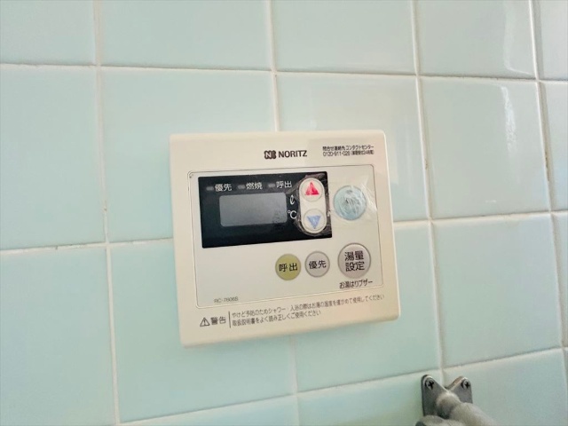 ����16