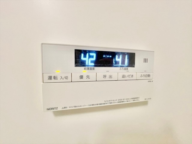 ����9