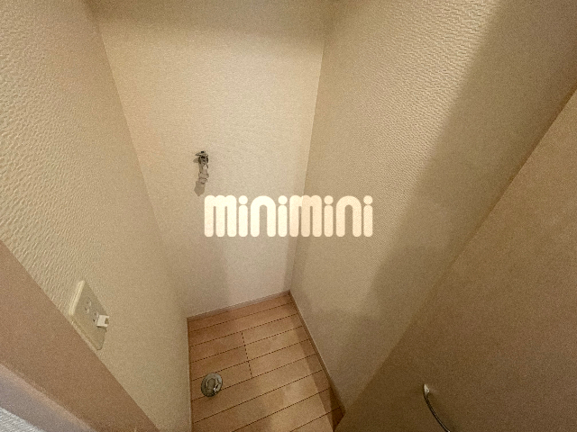 ����18